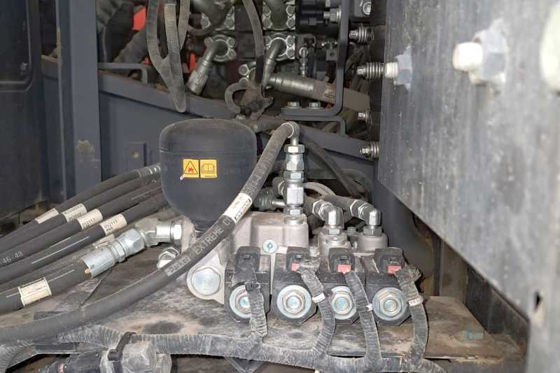 OmecoHub - Immagine DOOSAN DX235NLC